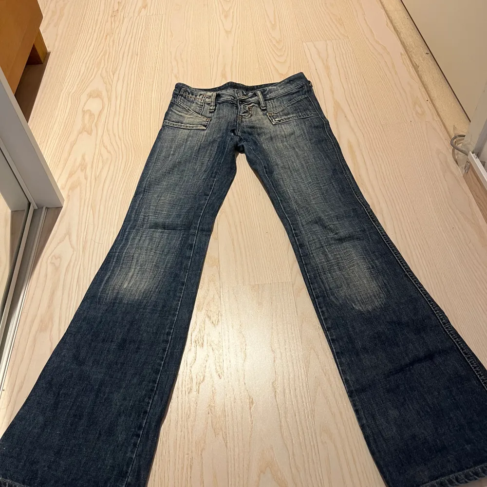 Jättesnygga Low waist jeans, W 27 L 34💗💗. Jeans & Byxor.
