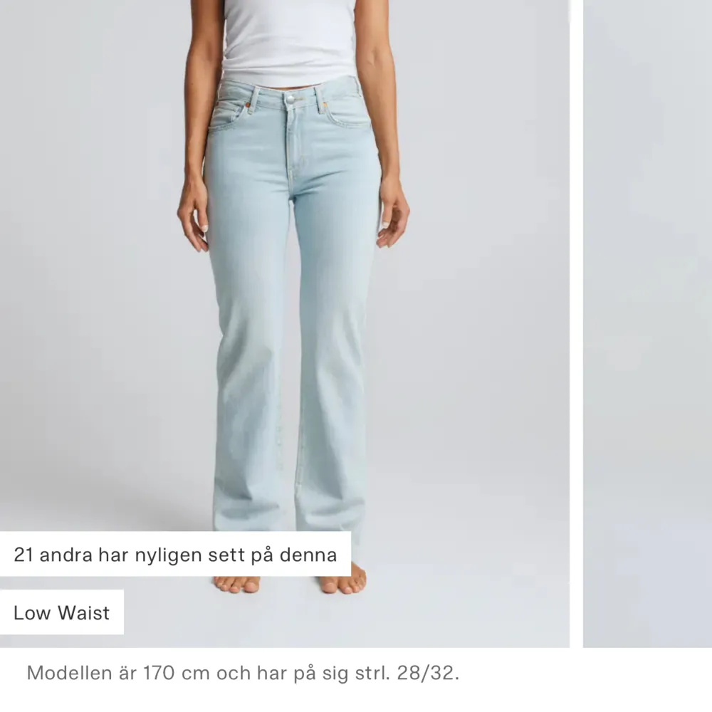 Så fina byxor, tyvärr en storlek för stora därav säljer jag! Andvända max 3 ggr💗. Jeans & Byxor.
