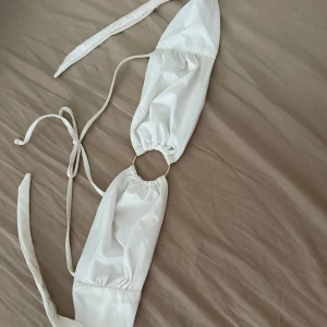 Bikini överdel guess - Guess BANDEAU bikini överdel Storlek M Aldrig använt 