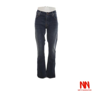 Nudie Jeans - Jeans från Nudie Jeans. Storlek: 34. Skick: 8/10. För mer info, kontakta oss och kolla gärna in vår sida för fler plagg!