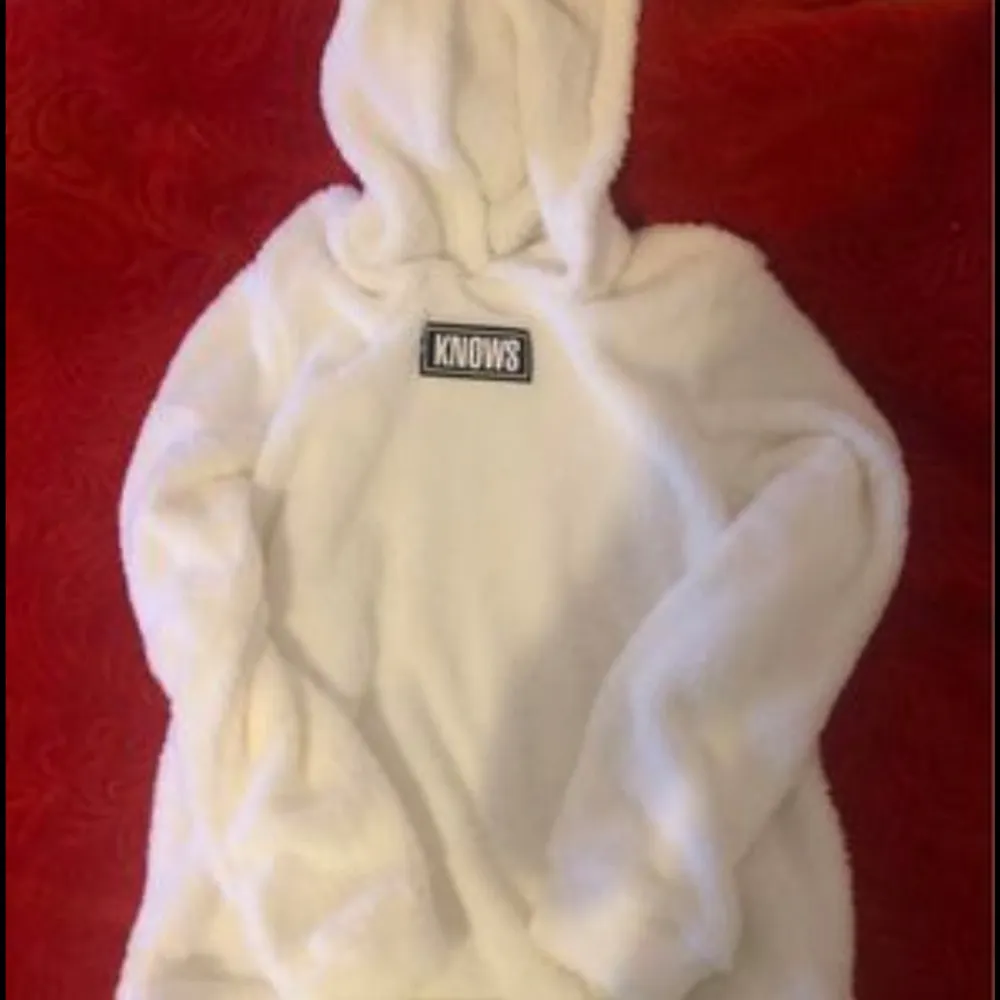 Hej!  Säljer min Hoddie som är Mindre i storlek. . Hoodies.