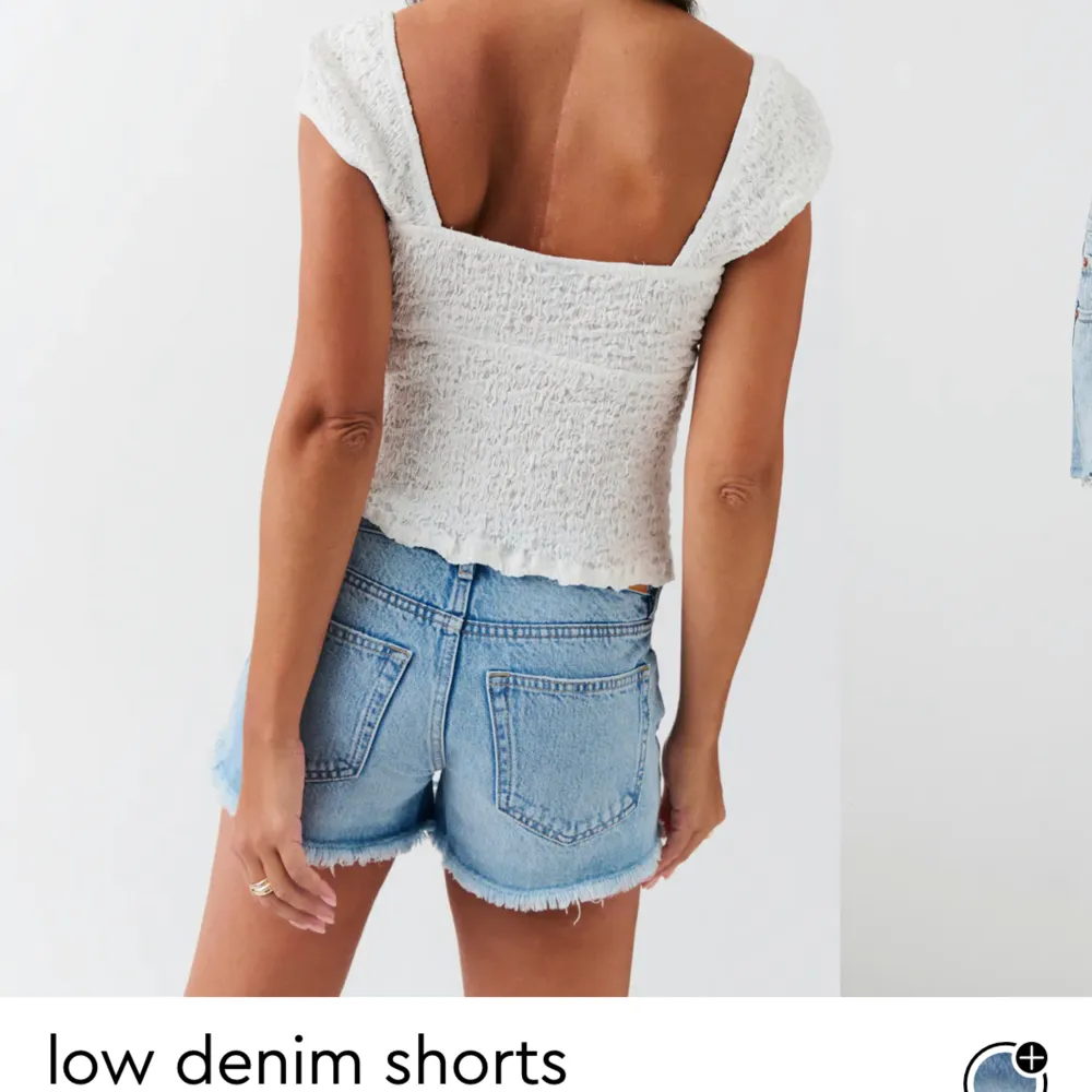 säljer mina helt oanvända shorts från Gina som är low waist( prislapp kvar). Shorts.