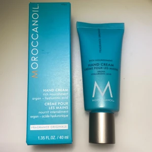 Hand Cream from Moroccanoil - Hej! Säljer en helt ny, oanvänd hand kräm från Moroccanoil. Nypris är 140kr för 40ml, men säljer den för 80kr💗Hör av er om ni är intresserade!😊