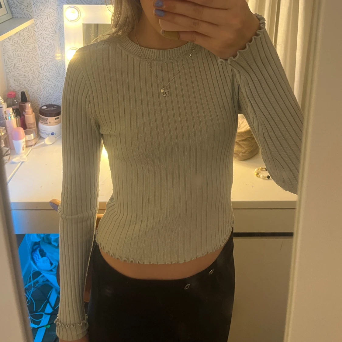 Långärmad blå tröja