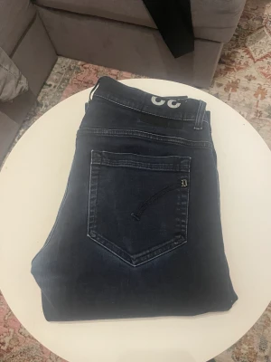 Dondup jeans - Säljer nu mina riktigt snygga dondup i modellen george. Byxorna är i riktigt bra skick då jag inte använt dom så mycket.  Pris går att diskutera!