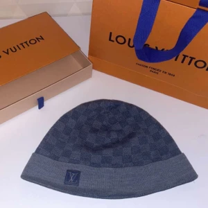 Louis vuitton mössa - Väldigt sällsynt louis vuitton mössa ÄKTA Bags och accessoarer följer med 