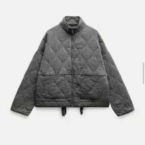 Zara jacka  - Säljer denna zara jacka i storlek s 