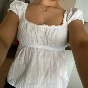 Superfin topp! - Superfin topp från HM, likt den från Brandy Mellvile. Superfint skick! 