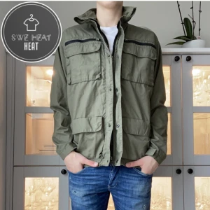 Field jacka  - Tja, säljer nu denna feta field jacka i stl m. Fint skick! Hör av dig vid frågor eller funderingar!