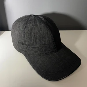 Fendi Keps - Fendi keps, kond 8/10