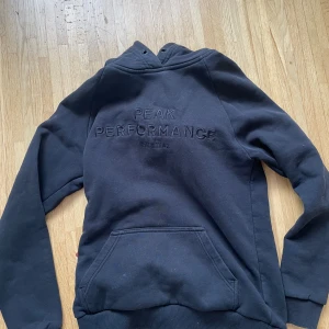 Svart hoodie - Svart peak performance hoodie 