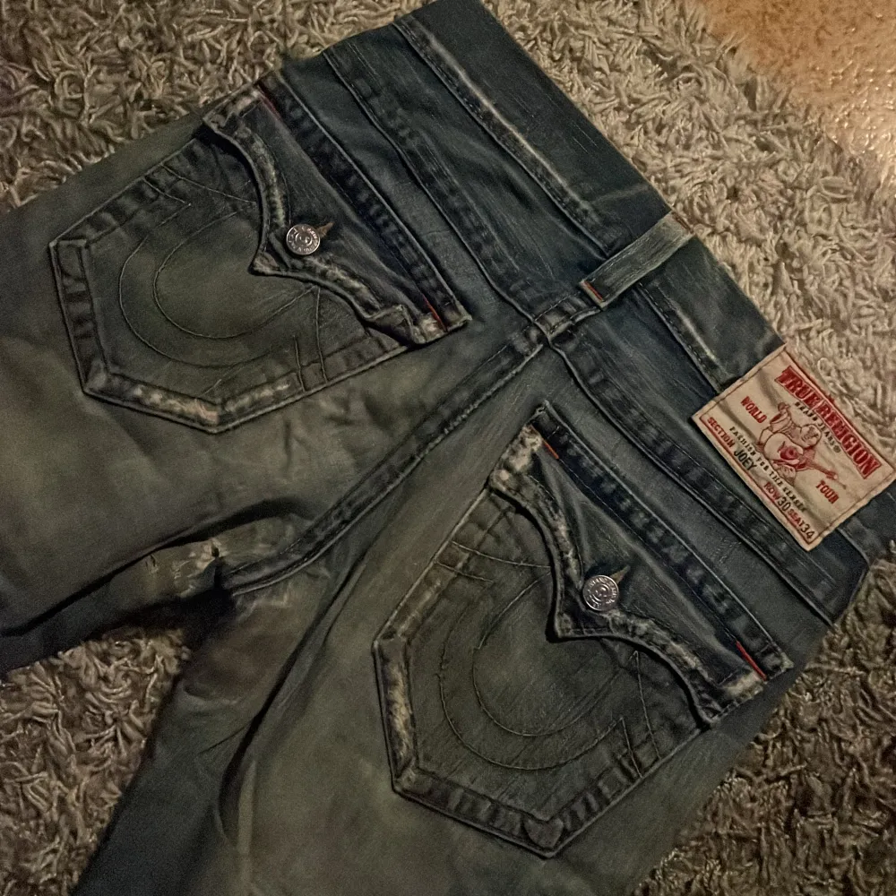 Vintage true religion jeans  Midja: 40cm Bredd: 27cm Längd: 100cm. Jeans & Byxor.