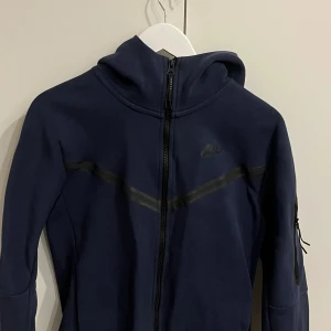 Nike teech - Storlek: S Säljer pågrund av att den inte används