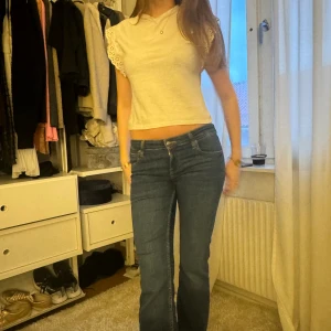  Sommar topp -  Jättefin sommar topp säljer för jag jag behöver rensa mina kläder och gå in och kolla kolla mina andra kläder jag 💕💕