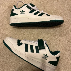 Men's adidas Forum Low Collegiate Green - Helt nya