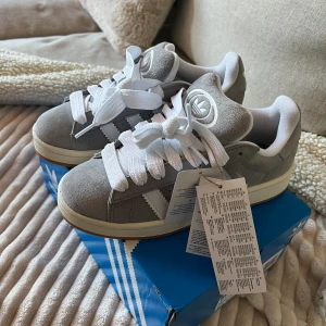 Campus 00 - Storlek 36 2/3, helt oanvända. Säljer pga för små