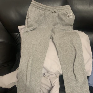 Gråa mjukis  - Sköna mjukis 