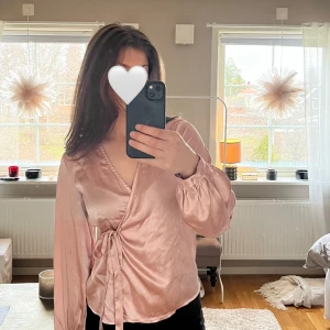 Ljusrosa blus - Superfin blus från Object i storlek 36. 