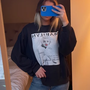 Oversized sweatshirt - Oversized sweatshirt med tryck💕Mörkgrå/svart färg