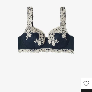 Intimissimi bh:ar - Kollar intresset på intimissimi bh, har dom färgerna som är på bilden plus en till i en annan blå nyans. Säljes då dom är för små, 400kr styck 💕