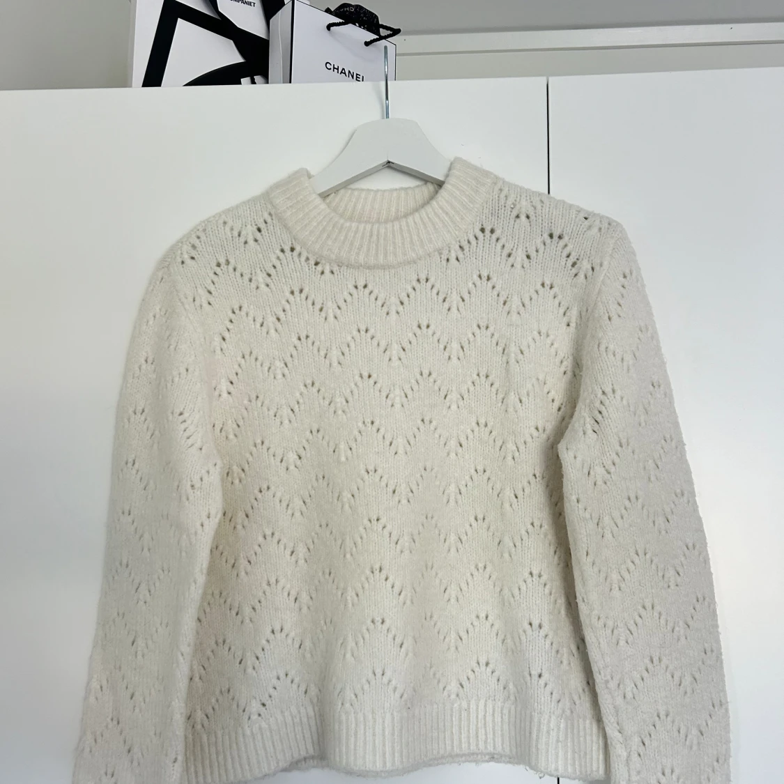 Vit stickad tröja - 90