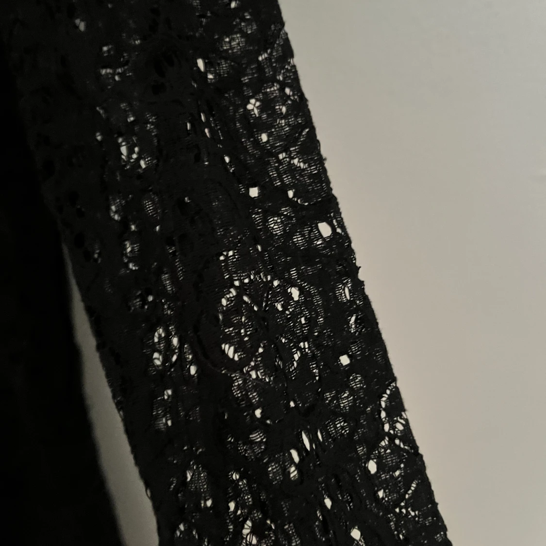 Svart spetsklänning  - 90