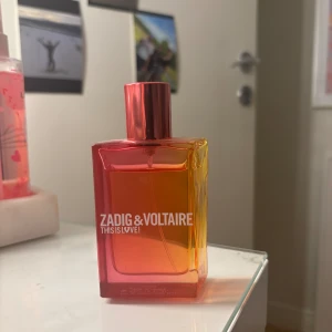 Zadig parfym 50 ml - Zadig parfym som knappt är använd. Säljer då jag inte tycker den passa mig. Kontakta via intresse eller köp 🥳