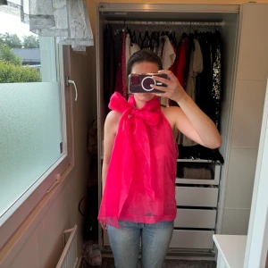 Rosa blus Zara - Unik blus som går att knyta som man vill!