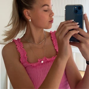 Supersöt topp - Supersöt kort rosa topp med raka axelband