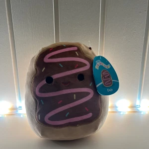 Squishmallow deja  - Squishmallown deja 15. Endast använd som prydnad så mycket fint skick 