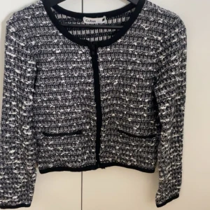 Cubus  - Kofta från Cubus🩷köpte på plick och storleken är överstruken men skulle säga att den passar xs-s🩷 