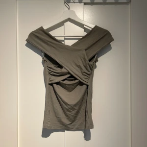 Topp - En topp ifrån ginatricot