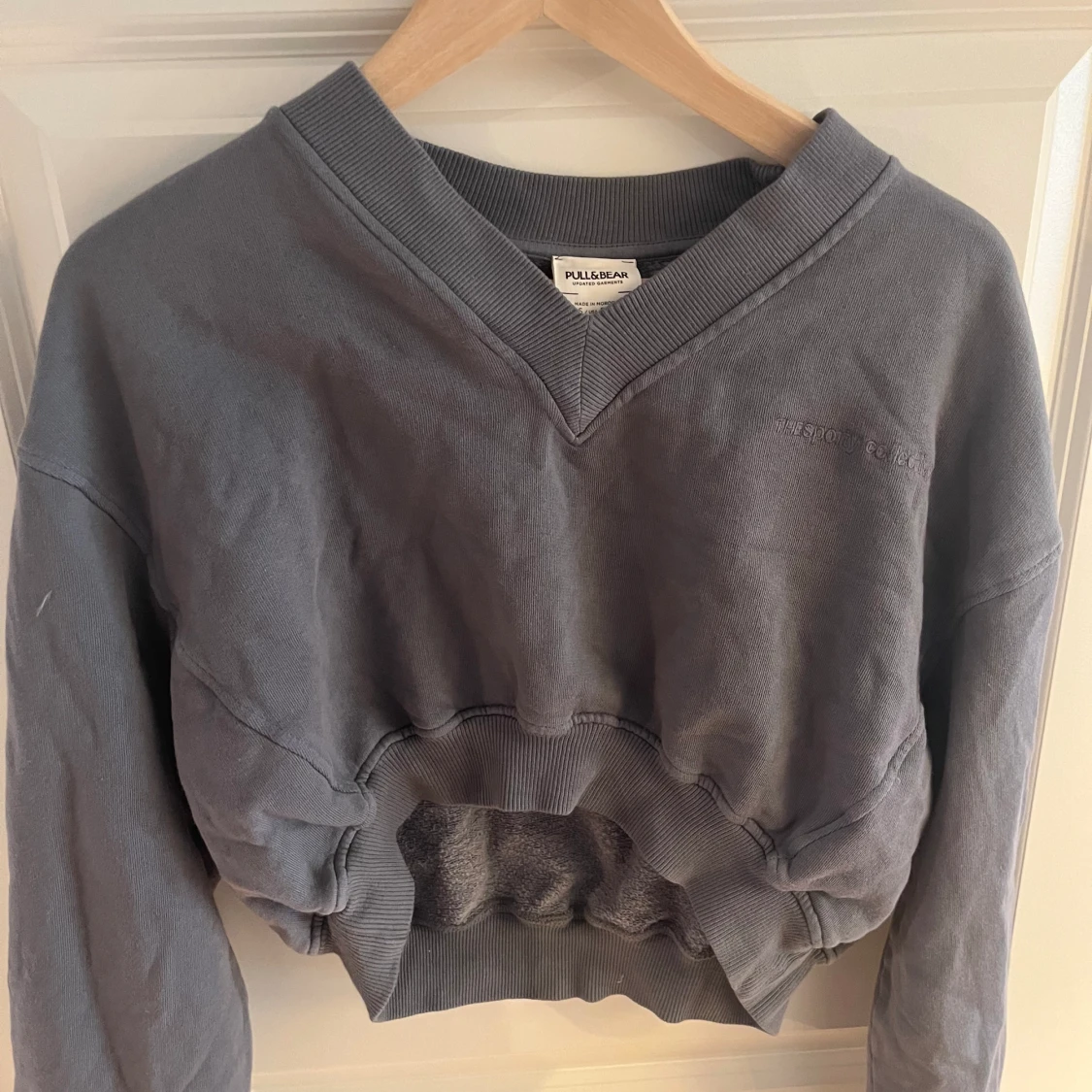 Croppad V-ringad Sweatshirt 