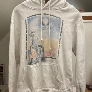 Hoodie - Hoodie från märket pray