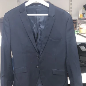 Kavaj  - Jättefin kavaj. Som ny. Köpare står för frakten 