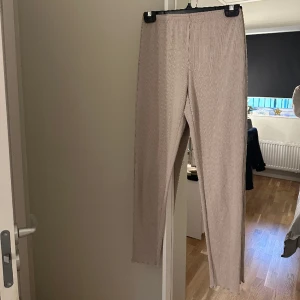 Pyjamasbyxor från Twilfit  - Ett par supersköna & fina pyjamasbyxor från Twilfit med det finaste mönstret,  i strl S, de är endast använda 1 gång. 💓