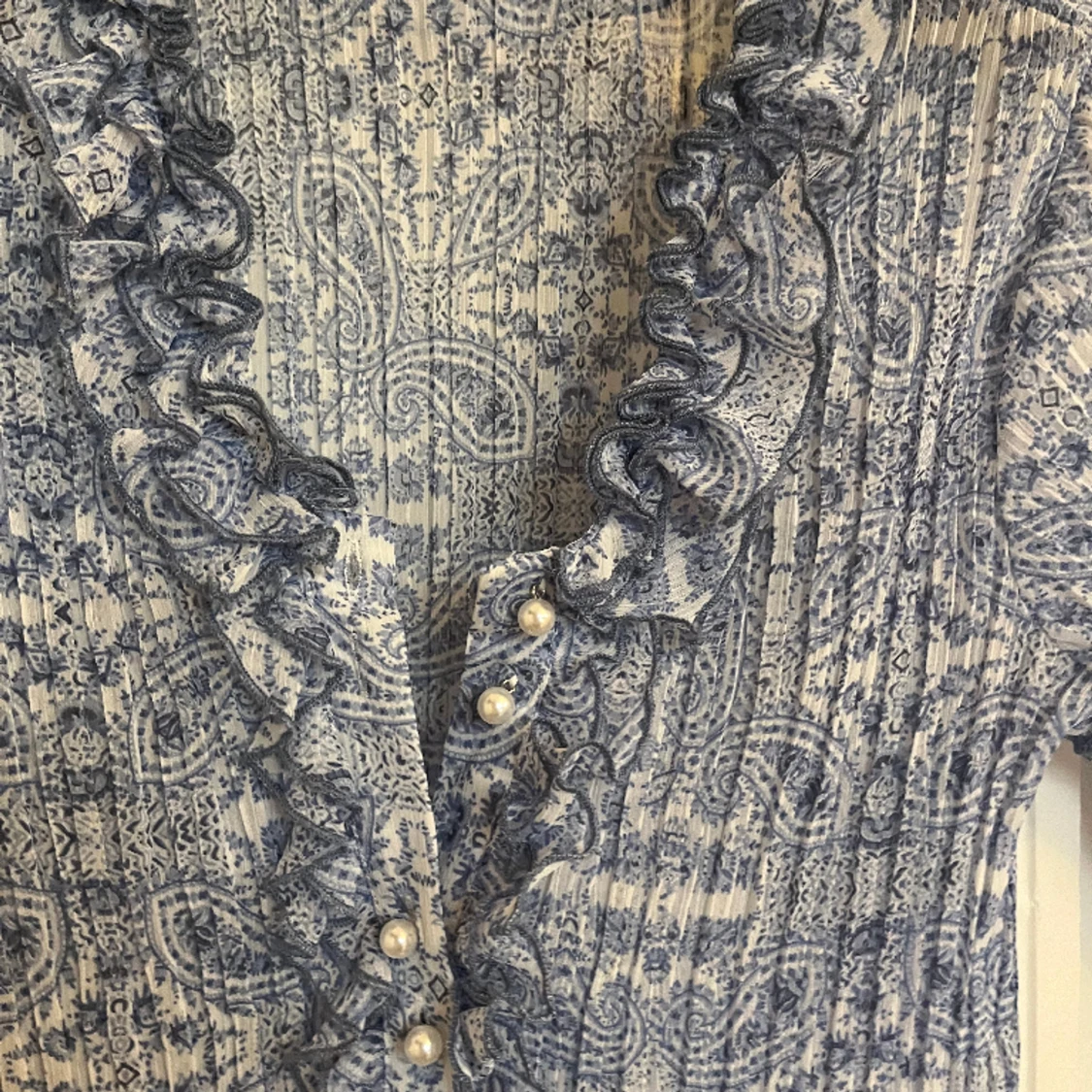 Blus från Kriss Sweden - 90