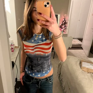 T-shirt me mönster - Super cool t-shirt från friponne Paris.❤️skönt och stretchigt tyg💓