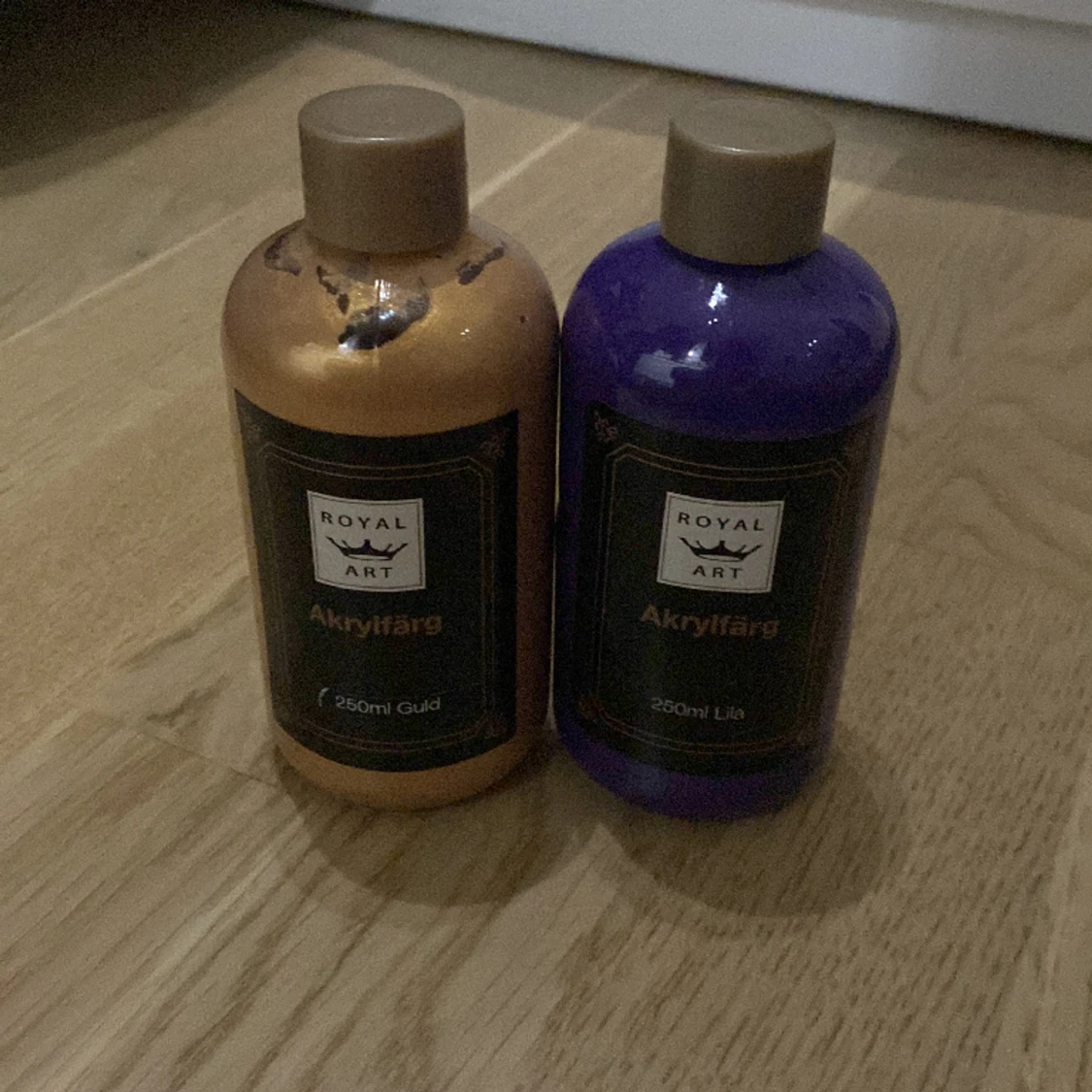 Guld och lila akrylfärger  - 91