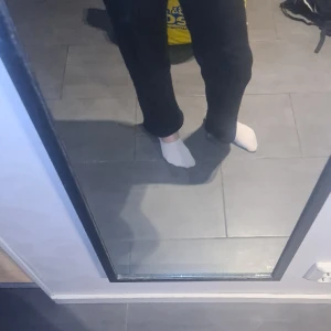 Svarta  jeans - Säljer dessa svarta jeans då de blivit försmå storlek 150