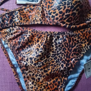 Bikini - Bikiniset. Made in Italy. För lite för mig. V. Fin.