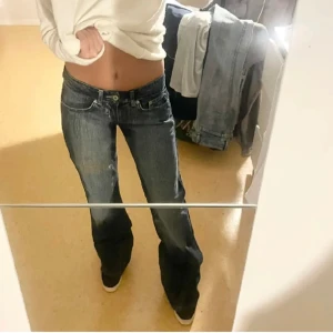 Coola jeans❤️ - Köpte dessa ascoola jeans ifrån plick men de var tyvärr för små❤️❤️ inga defekter, storlek W26 L34 Skriv vid frågor💓