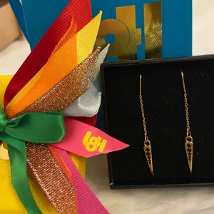 L8Hasselblad örhängen!💘 - Säljer nu mina älskade Örhpngen från L8Hasselblad! 🌟NYSKICK🌟450kr för båda! Nypris 600kr💫 säljs styckvis💕