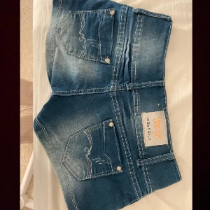 Shorts - Säljer dessa jeans shorts💕skriv för frågor