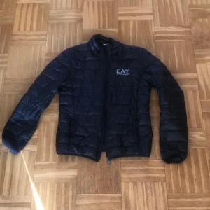 Ea7 Jacka - Armani jacka storlek S