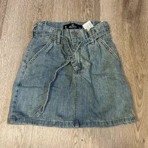 Jeanskjol från hollister i gott skick. köp via köp nu eller kom privat!🖤