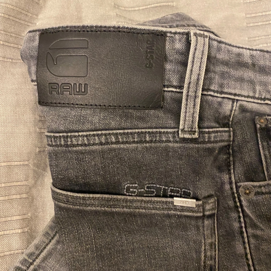 Grå jeans g-star - 92