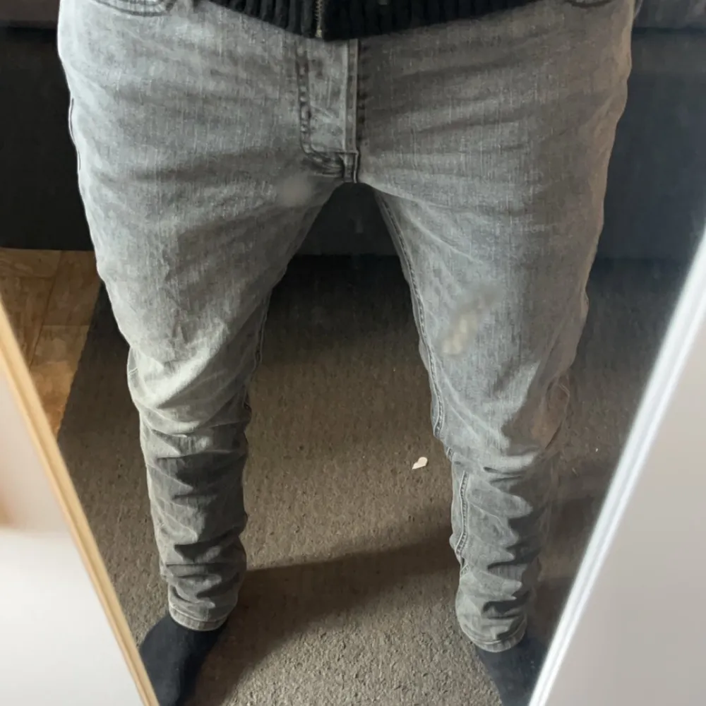 Jeans - Jack&jones - Modell: Glenn - 28/32 - Nyskick - Nypris: 399kr - Mitt pris: 200kr - Tveka ej på att höra av dig 💫. Jeans & Byxor.