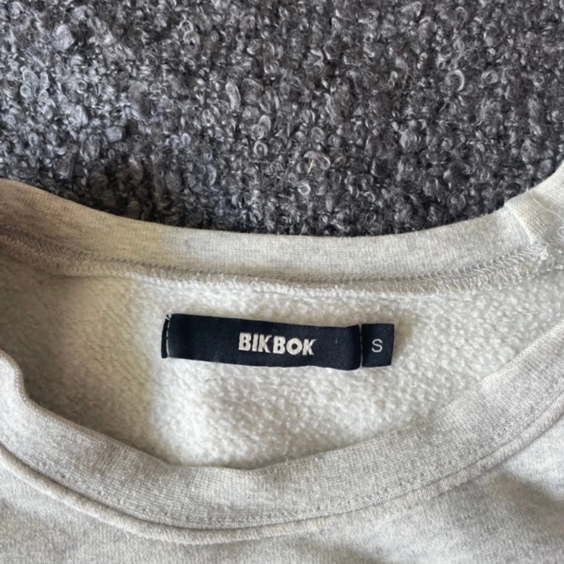 Grå långärmad  - 91