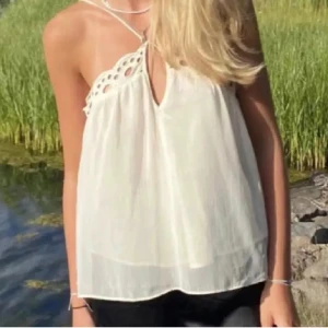Vit topp - Suuuperfiiint linne som är perfekt till sommaren!!🌸